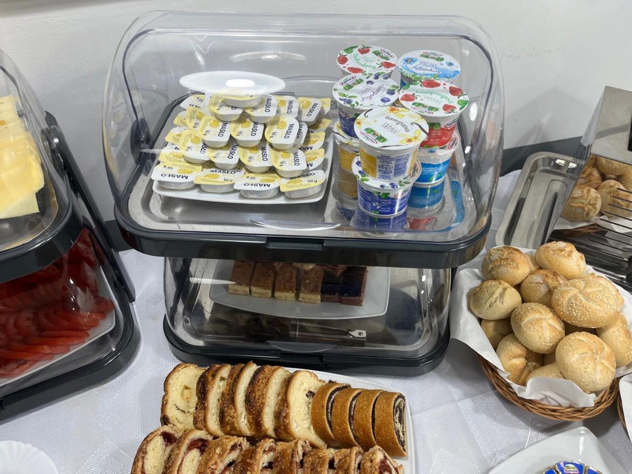 Pensjonat Plazowy Boss Z Restauracja 50 Metrow Od Morza Dziwnów Esterno foto